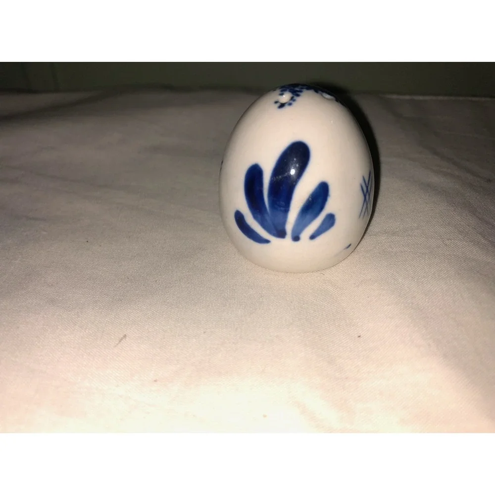 Delft Blue Ceramic Egg Salt and Pepper Shakers Windmill Floral Blue White 2in